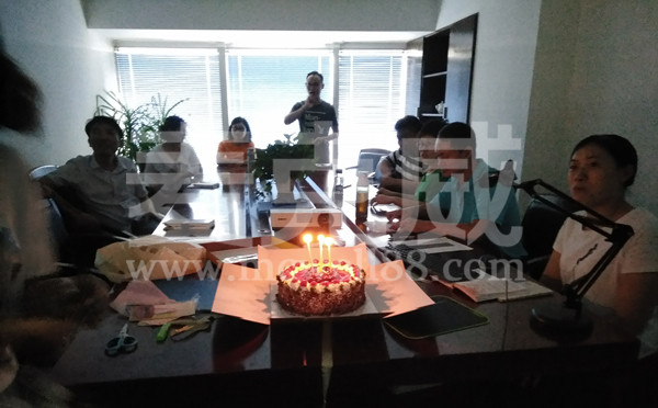welcome海洋之神通风为员工举办生日派对2