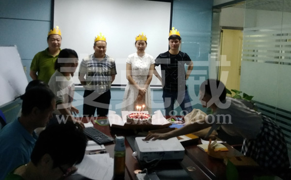 welcome海洋之神通风为员工举办生日派对3