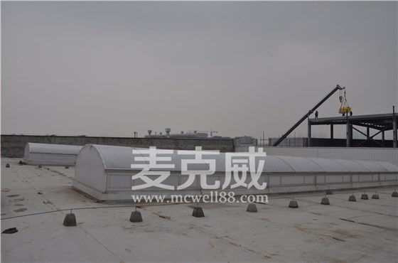 三角型电动采光排烟天窗